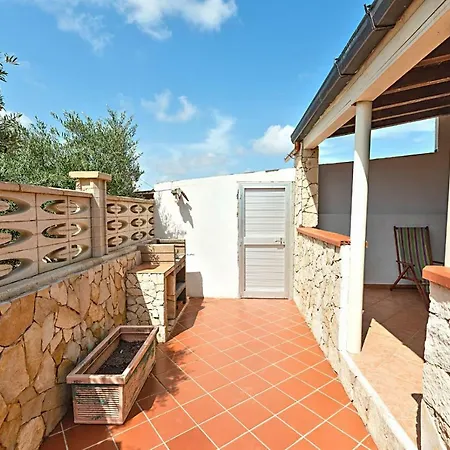 Pomelia - Apartment