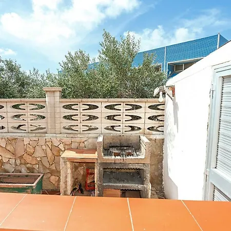 Pomelia -